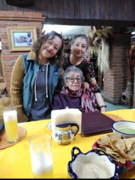 Imágenes para rendir homenaje a persona finada, estas pueden variar en su contenido.