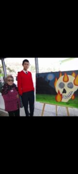 Imágenes para rendir homenaje a persona finada, estas pueden variar en su contenido.