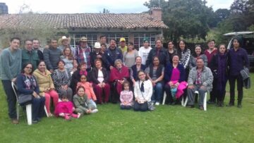 Imágenes para rendir homenaje a persona finada, estas pueden variar en su contenido.