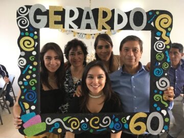 Imágenes para rendir homenaje a persona finada, estas pueden variar en su contenido.