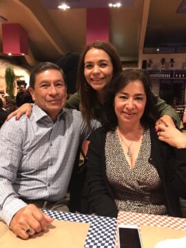 Imágenes para rendir homenaje a persona finada, estas pueden variar en su contenido.