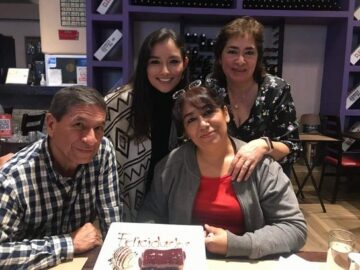 Imágenes para rendir homenaje a persona finada, estas pueden variar en su contenido.