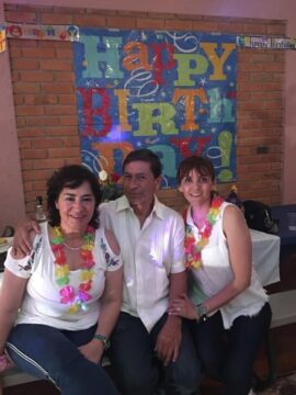 Imágenes para rendir homenaje a persona finada, estas pueden variar en su contenido.