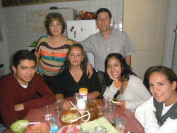 Imágenes para rendir homenaje a persona finada, estas pueden variar en su contenido.