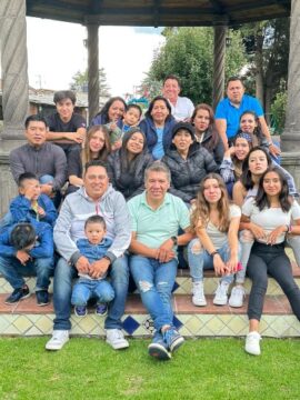 Imágenes para rendir homenaje a persona finada, estas pueden variar en su contenido.