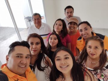 Imágenes para rendir homenaje a persona finada, estas pueden variar en su contenido.