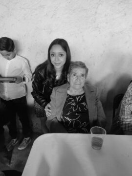 Imágenes para rendir homenaje a persona finada, estas pueden variar en su contenido.