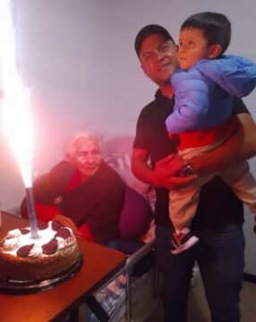 Imágenes para rendir homenaje a persona finada, estas pueden variar en su contenido.
