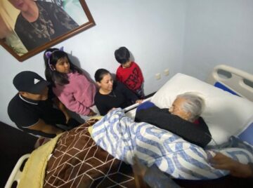 Imágenes para rendir homenaje a persona finada, estas pueden variar en su contenido.