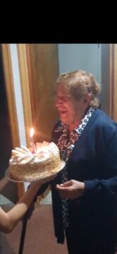 Imágenes para rendir homenaje a persona finada, estas pueden variar en su contenido.