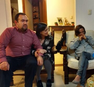 Imágenes para rendir homenaje a persona finada, estas pueden variar en su contenido.