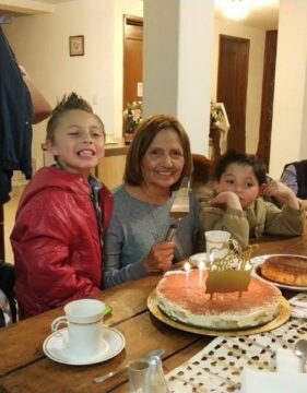 Imágenes para rendir homenaje a persona finada, estas pueden variar en su contenido.