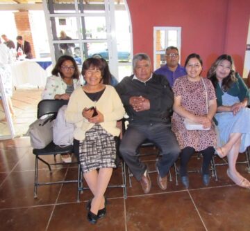 Imágenes para rendir homenaje a persona finada, estas pueden variar en su contenido.