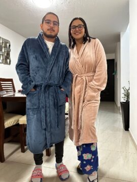 Imágenes para rendir homenaje a persona finada, estas pueden variar en su contenido.