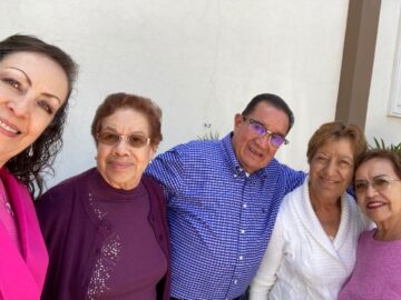 Imágenes para rendir homenaje a persona finada, estas pueden variar en su contenido.