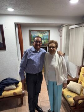 Imágenes para rendir homenaje a persona finada, estas pueden variar en su contenido.