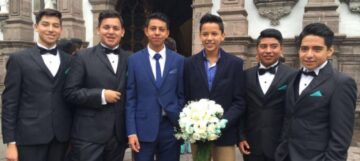 Imágenes para rendir homenaje a persona finada, estas pueden variar en su contenido.