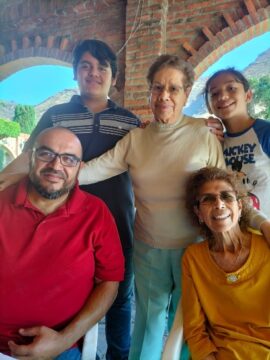 Imágenes para rendir homenaje a persona finada, estas pueden variar en su contenido.