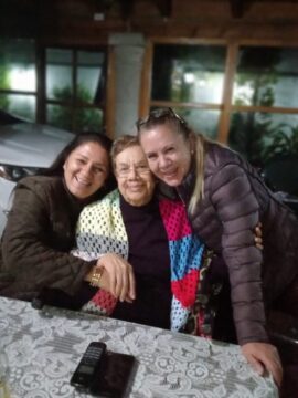 Imágenes para rendir homenaje a persona finada, estas pueden variar en su contenido.