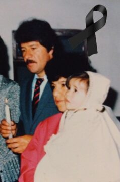 Imágenes para rendir homenaje a persona finada, estas pueden variar en su contenido.