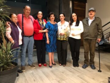 Imágenes para rendir homenaje a persona finada, estas pueden variar en su contenido.