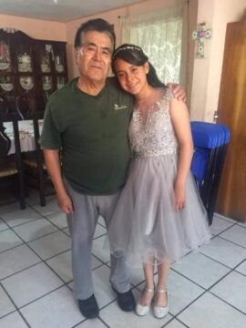 Imágenes para rendir homenaje a persona finada, estas pueden variar en su contenido.