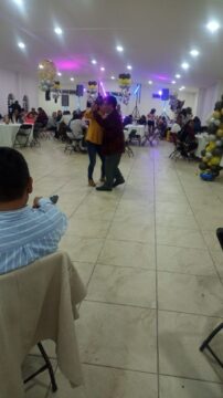 Imágenes para rendir homenaje a persona finada, estas pueden variar en su contenido.