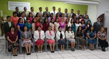 Imágenes para rendir homenaje a persona finada, estas pueden variar en su contenido.