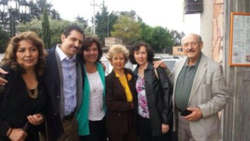 Imágenes para rendir homenaje a persona finada, estas pueden variar en su contenido.