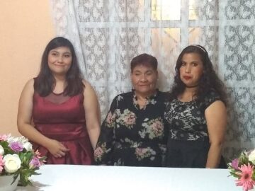 Imágenes para rendir homenaje a persona finada, estas pueden variar en su contenido.