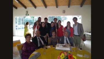 Imágenes para rendir homenaje a persona finada, estas pueden variar en su contenido.