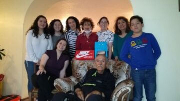 Imágenes para rendir homenaje a persona finada, estas pueden variar en su contenido.