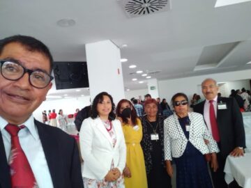 Imágenes para rendir homenaje a persona finada, estas pueden variar en su contenido.