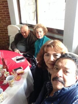 Imágenes para rendir homenaje a persona finada, estas pueden variar en su contenido.