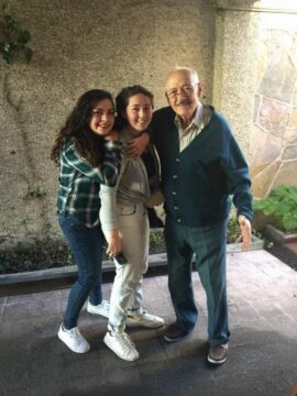 Imágenes para rendir homenaje a persona finada, estas pueden variar en su contenido.