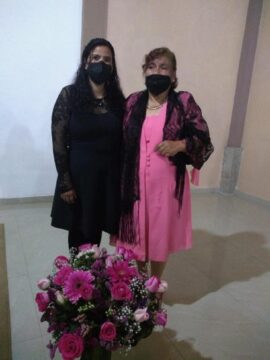 Imágenes para rendir homenaje a persona finada, estas pueden variar en su contenido.