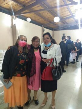 Imágenes para rendir homenaje a persona finada, estas pueden variar en su contenido.
