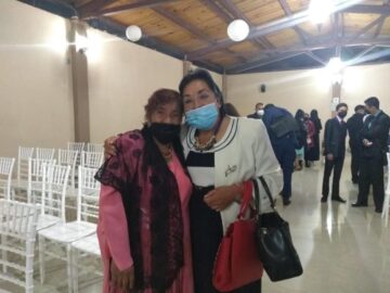 Imágenes para rendir homenaje a persona finada, estas pueden variar en su contenido.