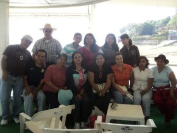 Imágenes para rendir homenaje a persona finada, estas pueden variar en su contenido.