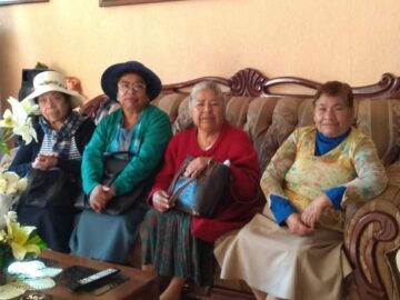 Imágenes para rendir homenaje a persona finada, estas pueden variar en su contenido.