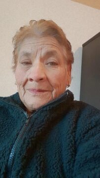 Imágenes para rendir homenaje a persona finada, estas pueden variar en su contenido.