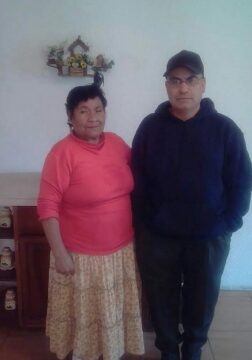 Imágenes para rendir homenaje a persona finada, estas pueden variar en su contenido.
