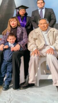 Imágenes para rendir homenaje a persona finada, estas pueden variar en su contenido.