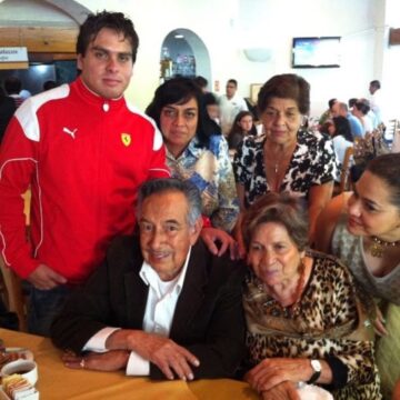 Imágenes para rendir homenaje a persona finada, estas pueden variar en su contenido.