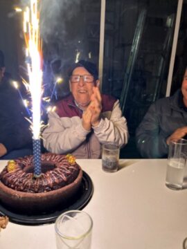 Imágenes para rendir homenaje a persona finada, estas pueden variar en su contenido.