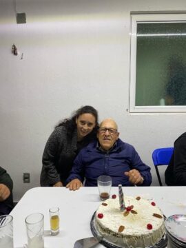 Imágenes para rendir homenaje a persona finada, estas pueden variar en su contenido.