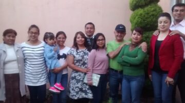 Imágenes para rendir homenaje a persona finada, estas pueden variar en su contenido.