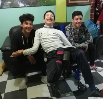 Imágenes para rendir homenaje a persona finada, estas pueden variar en su contenido.