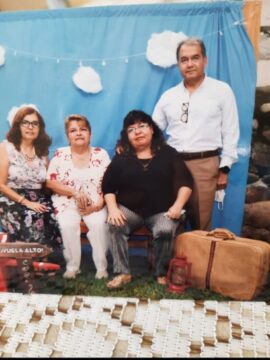 Imágenes para rendir homenaje a persona finada, estas pueden variar en su contenido.