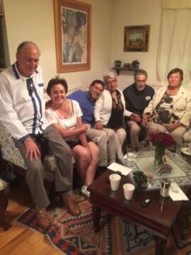 Imágenes para rendir homenaje a persona finada, estas pueden variar en su contenido.